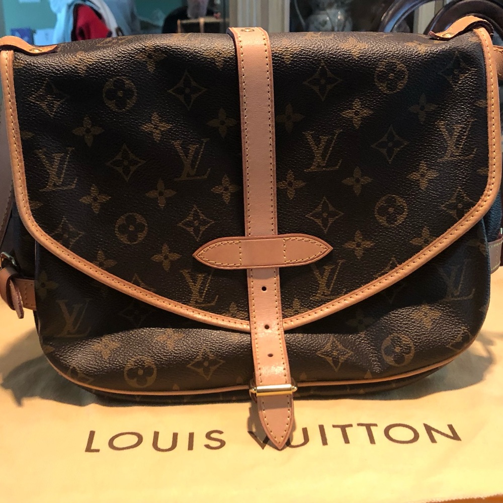 Authentic Louis Vuitton Crossbody/shoulder bag